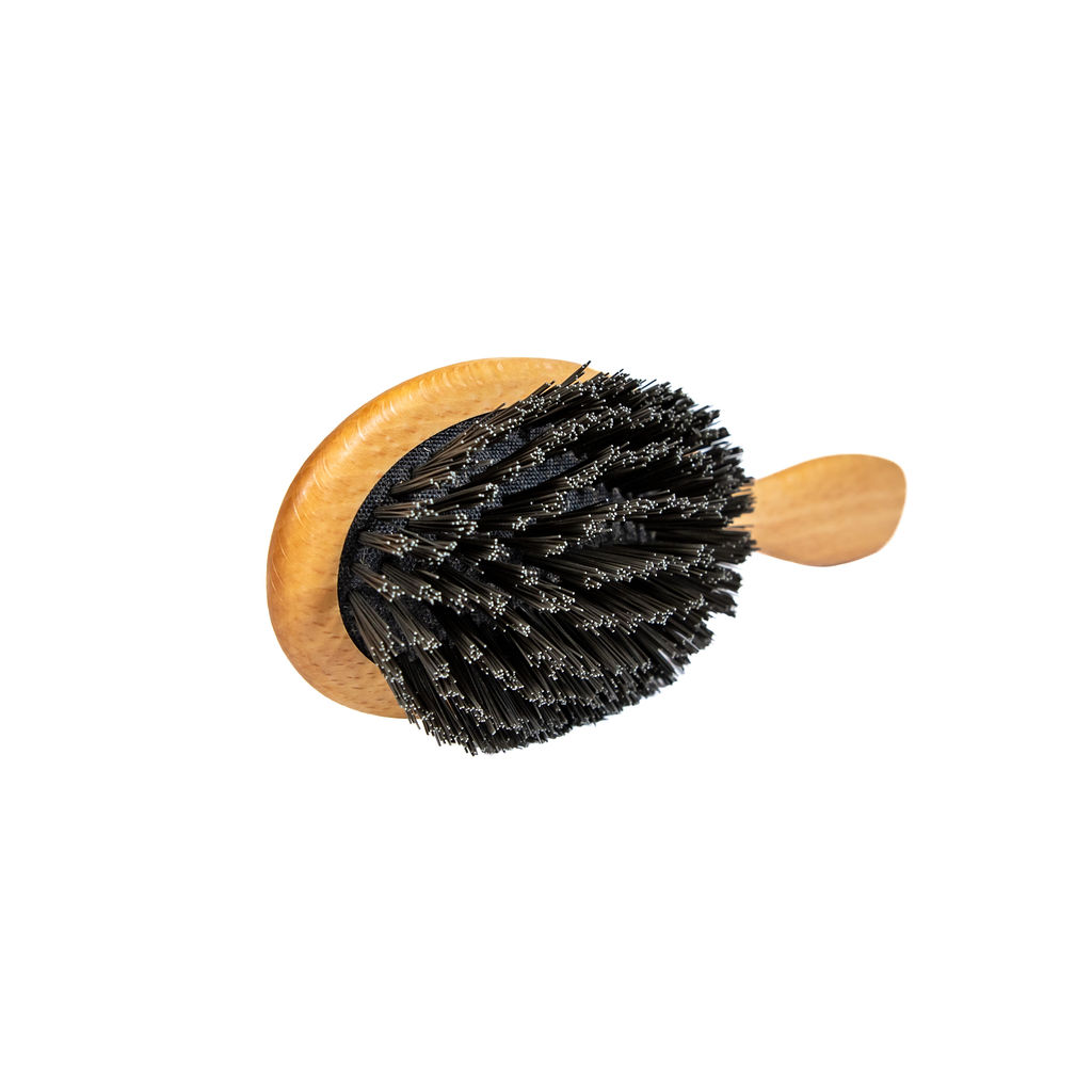 Henna color lab beechwood vegan boar bristle brush: Bristle texture zoom-in.